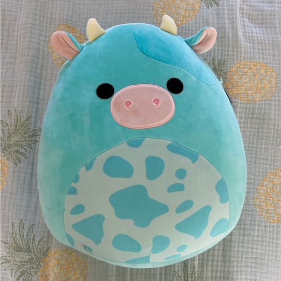 Tuluck Ultra Rare Blue Cow Squishmallow - Picture 3 of 8